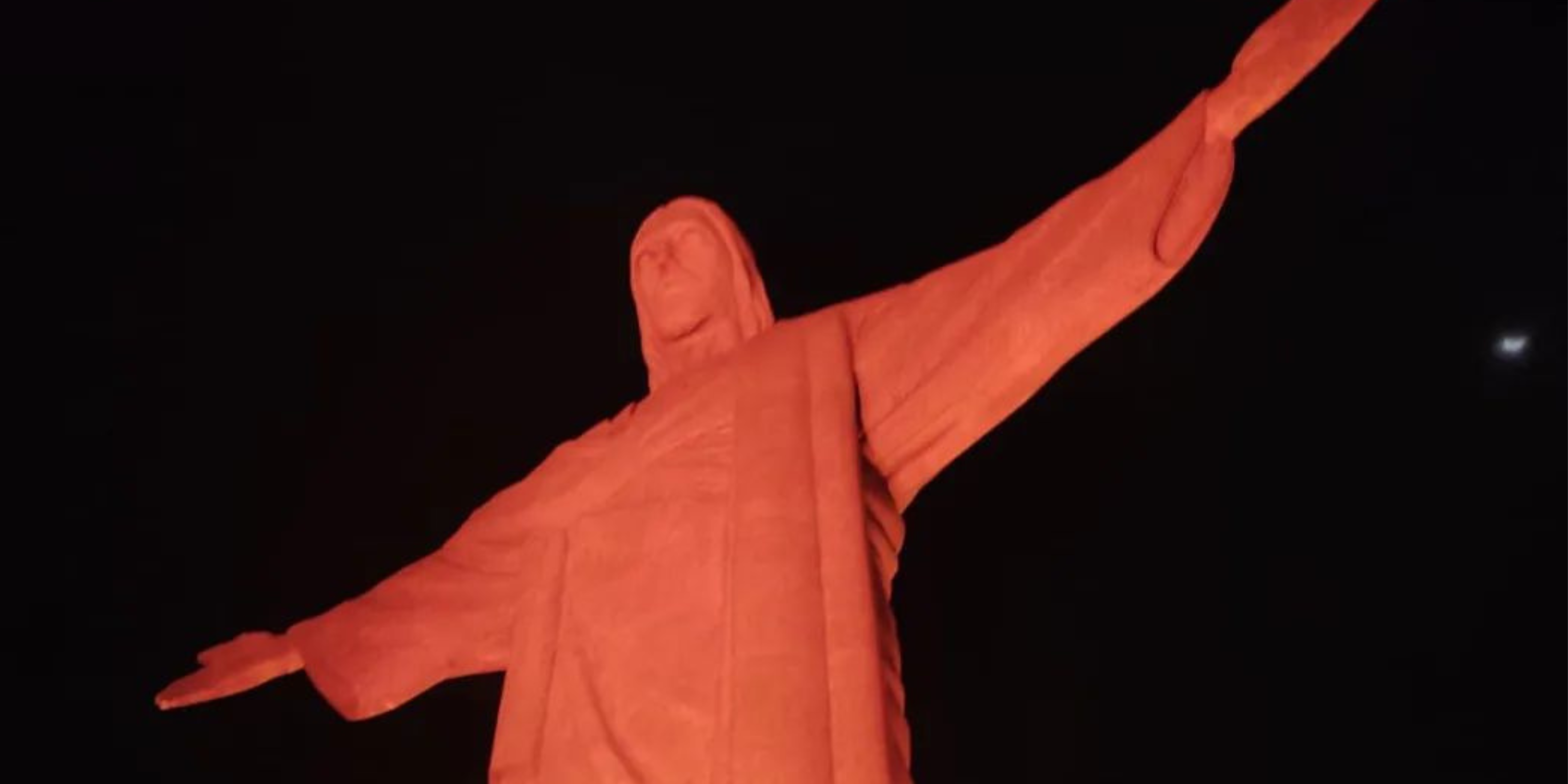 Cristo Redentor se tiñe de naranja para fomentar la solidaridad; ver 7 acciones para <b>el Día de la Donación 2022 